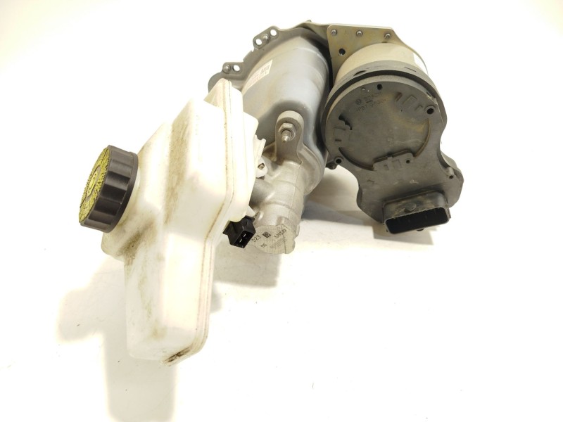 Recambio de servofreno para toyota yaris cross (mxp_) 1.5 (mxpb10) referencia OEM IAM 472100D010  
