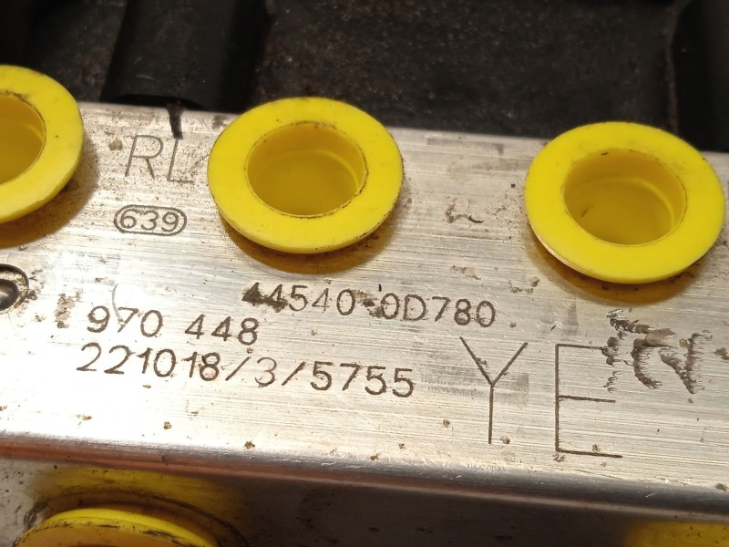 Recambio de abs para toyota yaris (_p21_, _pa1_, _ph1_) 1.5 hybrid (mxph10) referencia OEM IAM 445400D780 0265957151 970448