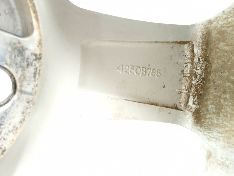 Recambio de llanta para peugeot ion electric referencia OEM IAM 1613230580 4250B785 