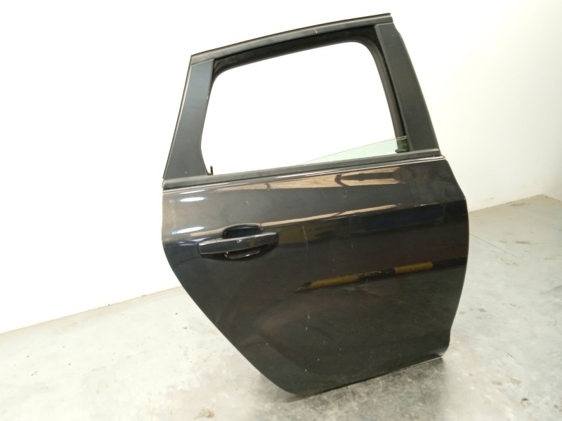 Recambio de puerta trasera derecha para opel astra j sedán 1.7 cdti (69) referencia OEM IAM 13285611  