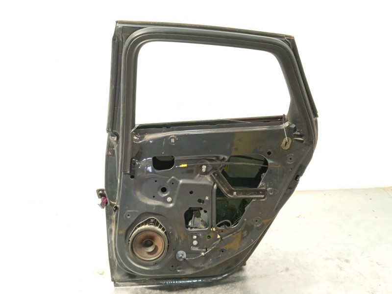 Recambio de puerta trasera derecha para opel astra j sedán 1.7 cdti (69) referencia OEM IAM 13285611  