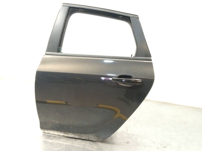 Recambio de puerta trasera izquierda para opel astra j sedán 1.7 cdti (69) referencia OEM IAM 13285610  