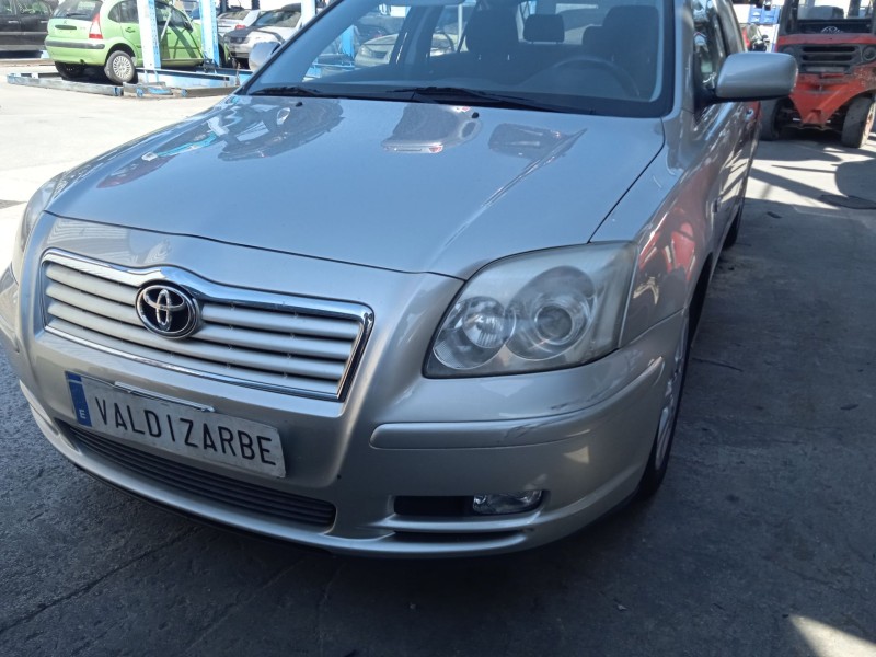 toyota avensis sedán (_t25_) del año 2003