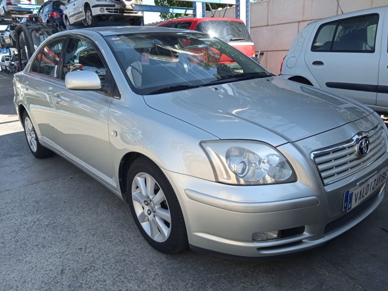 toyota avensis sedán (_t25_) del año 2003