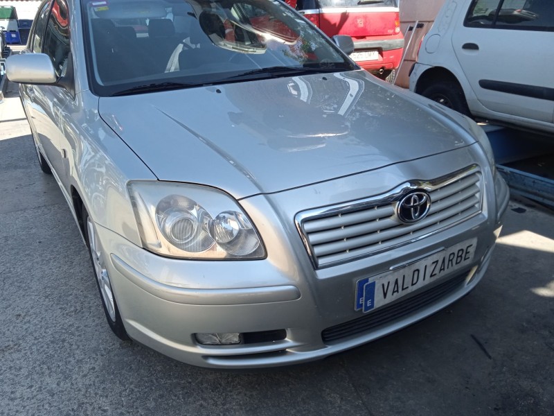 toyota avensis sedán (_t25_) del año 2003