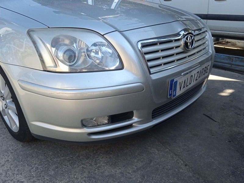 toyota avensis sedán (_t25_) del año 2003