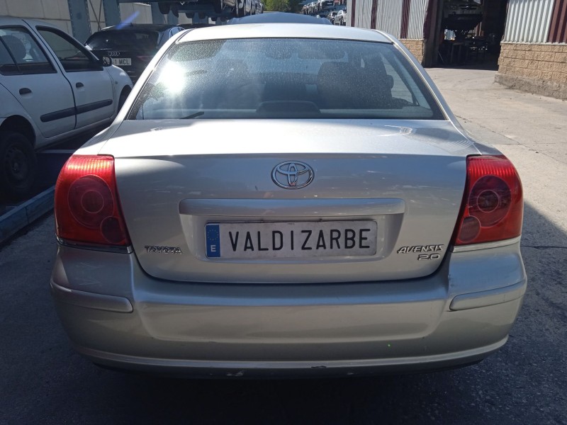 toyota avensis sedán (_t25_) del año 2003
