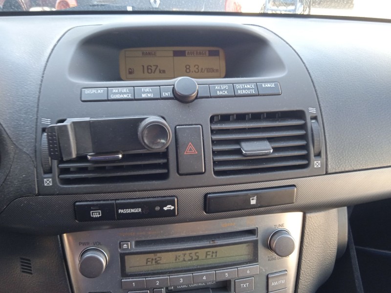 toyota avensis sedán (_t25_) del año 2003