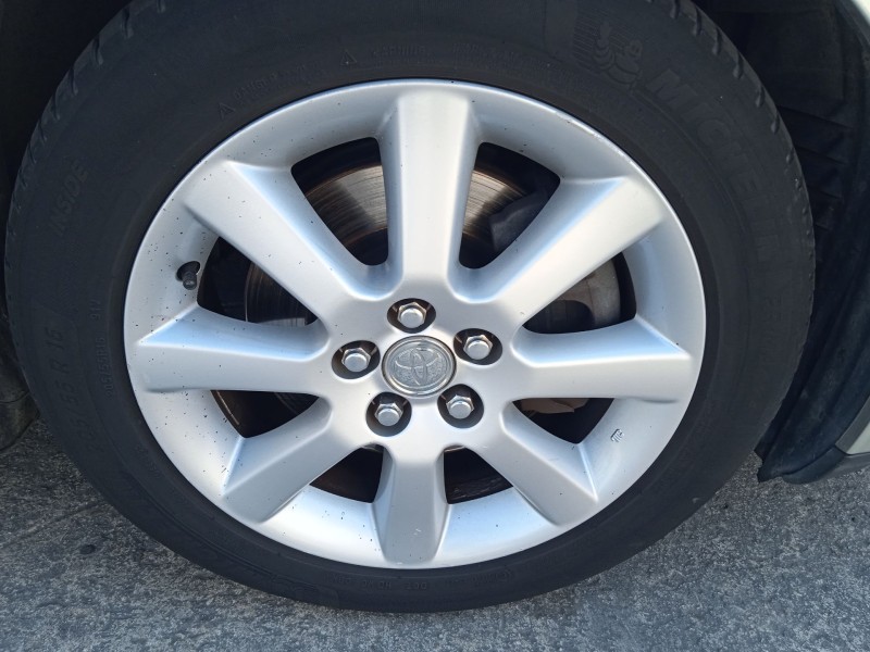 toyota avensis sedán (_t25_) del año 2003