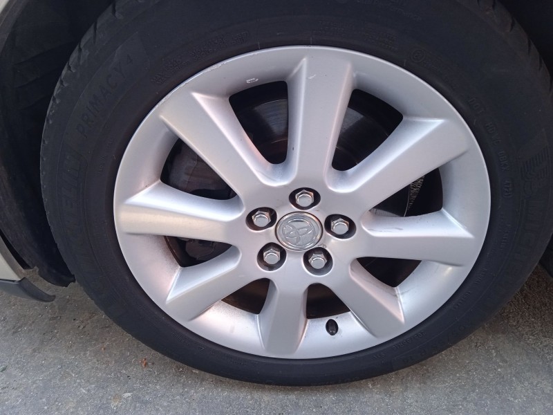 toyota avensis sedán (_t25_) del año 2003