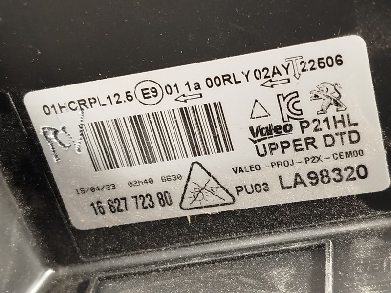Recambio de faro derecho para peugeot 208 (p2) 1.5 blue-hdi fap referencia OEM IAM 1682772380  
