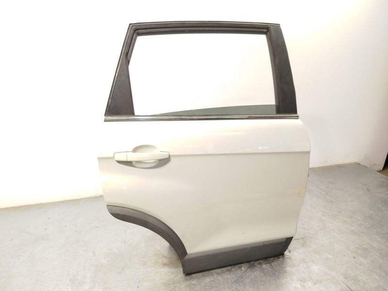 Recambio de puerta trasera derecha para chevrolet captiva (c100, c140) 2.0 d 4wd referencia OEM IAM 94543753  