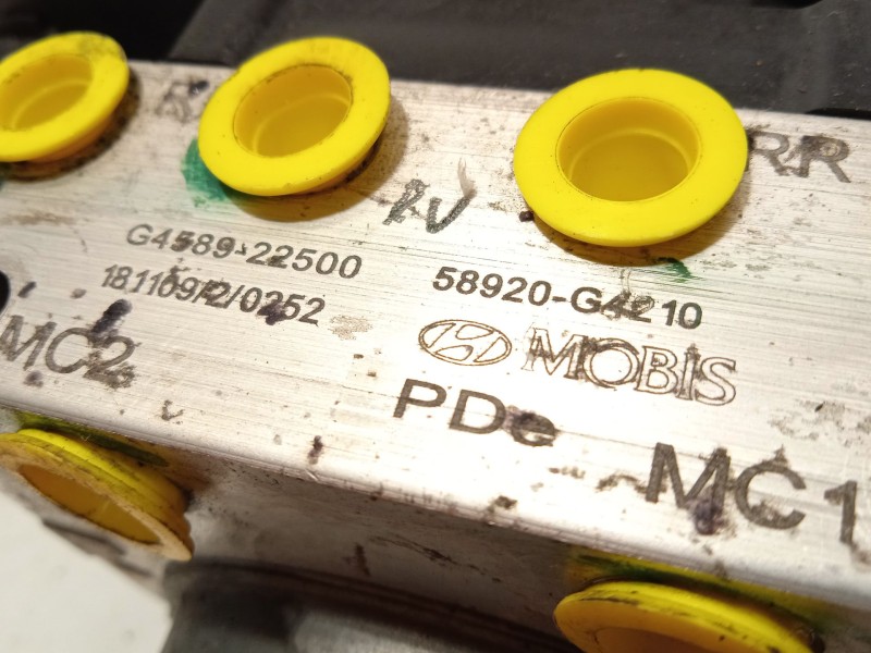 Recambio de abs para hyundai i30 (pd) klass referencia OEM IAM 58920G4210 6158941600 G458922500