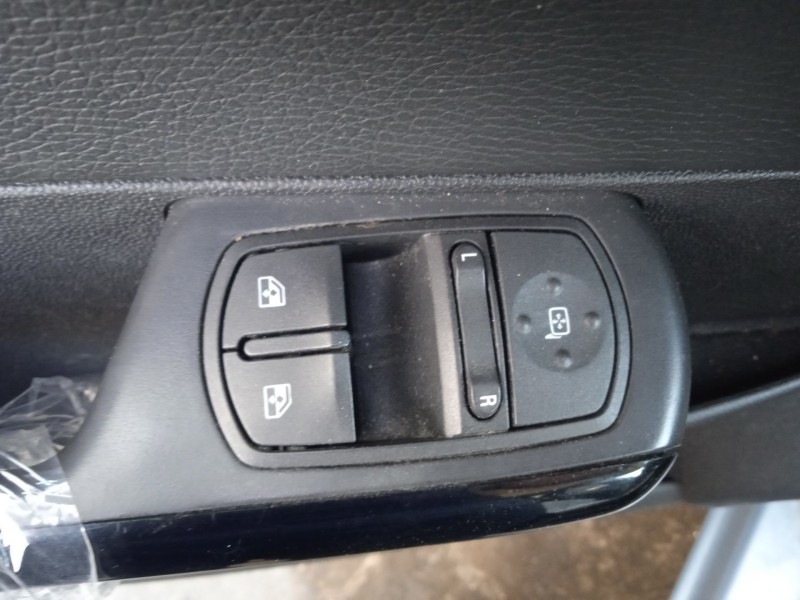 opel corsa d (s07) del año 2007