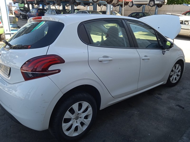 peugeot 208 i (ca_, cc_) del año 2015