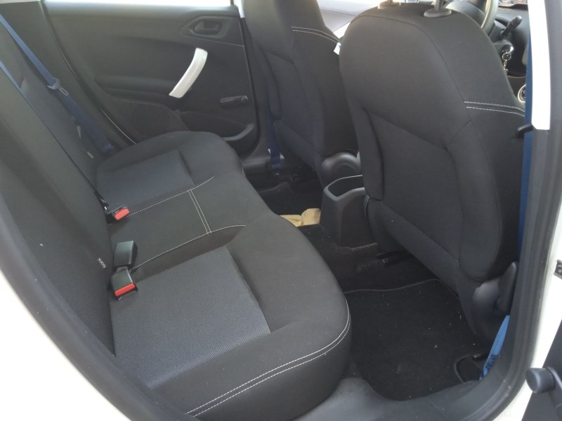 peugeot 208 i (ca_, cc_) del año 2015