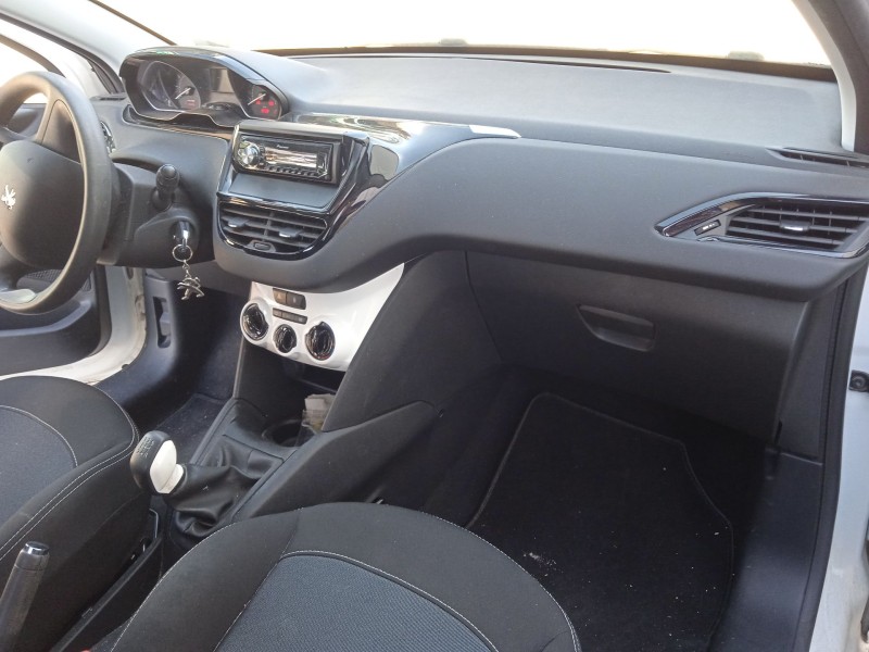 peugeot 208 i (ca_, cc_) del año 2015