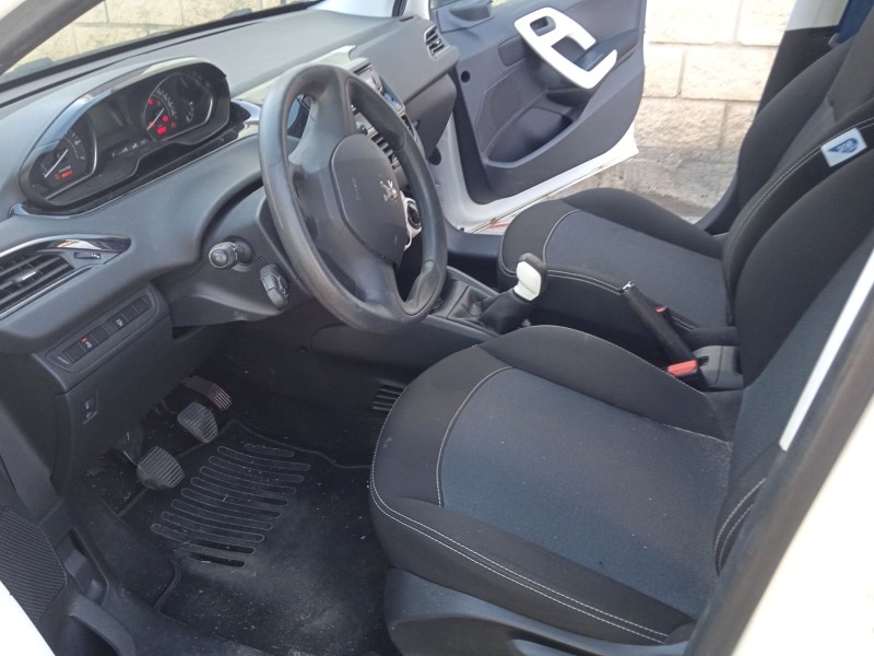peugeot 208 i (ca_, cc_) del año 2015