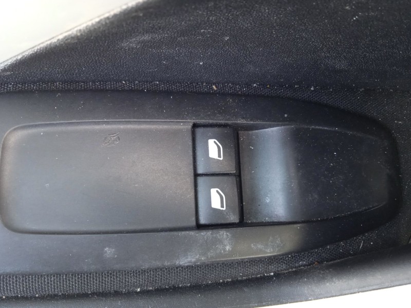 peugeot 208 i (ca_, cc_) del año 2015