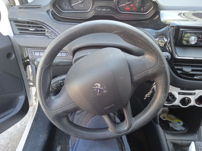 peugeot 208 i (ca_, cc_) del año 2015