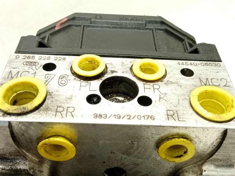 Recambio de abs para toyota avensis sedán (_t25_) 2.0 (azt250_) referencia OEM IAM 4454005030 0265225228 