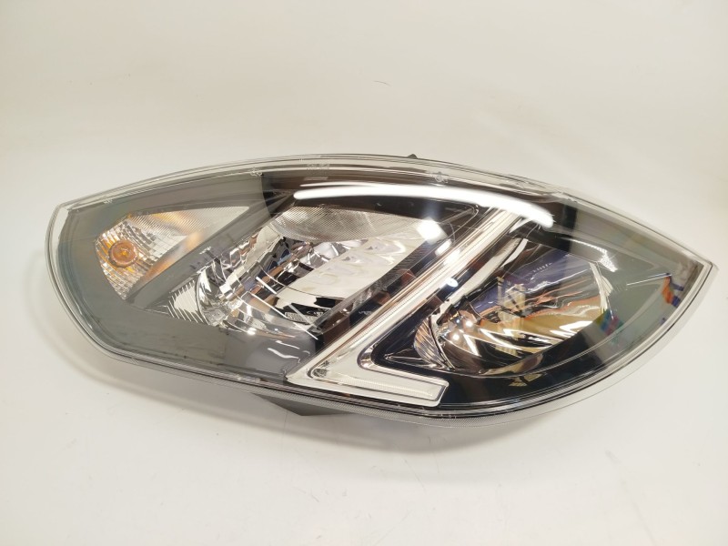 Recambio de faro derecho para opel movano b kasten/combi 2.3 cdti referencia OEM IAM 95529360 260107241R 