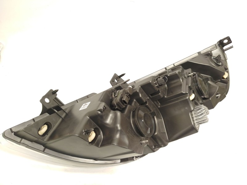 Recambio de faro derecho para opel movano b kasten/combi 2.3 cdti referencia OEM IAM 95529360 260107241R 