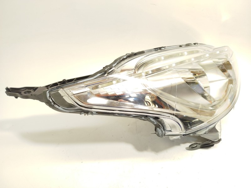 Recambio de faro derecho para peugeot 208 i (ca_, cc_) 1.6 gti referencia OEM IAM 1685351880  89907569