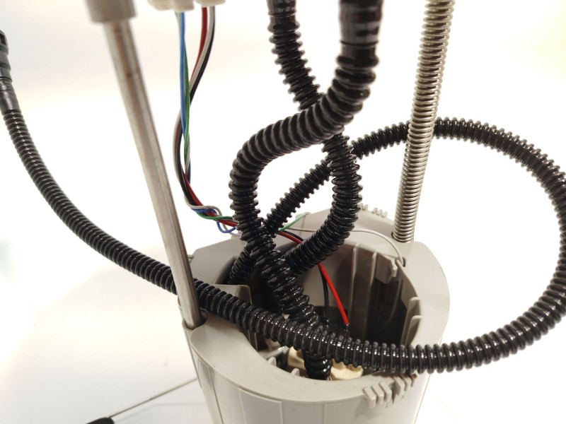 Recambio de bomba combustible para chevrolet captiva (c100, c140) 2.0 d 4wd referencia OEM IAM 20895916  