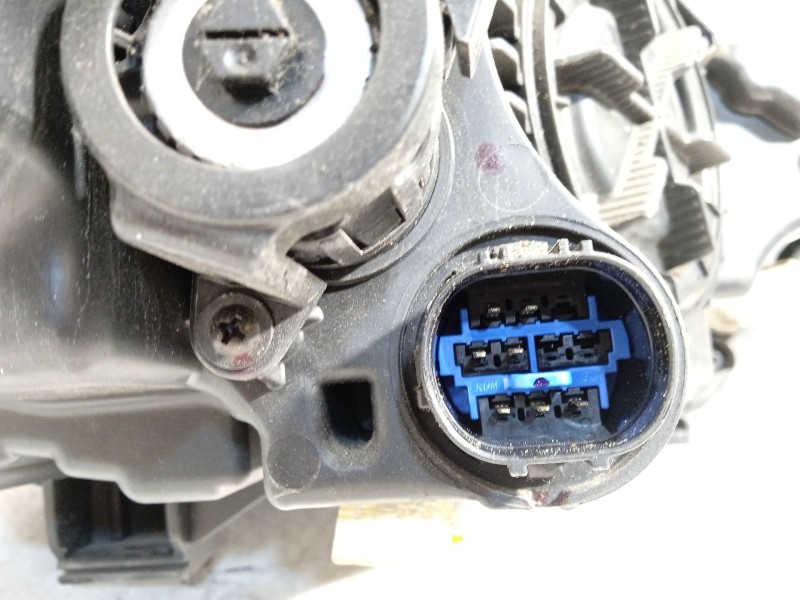 Recambio de faro izquierdo para hyundai tucson (tl, tle) 1.6 gdi referencia OEM IAM 92101D7001  