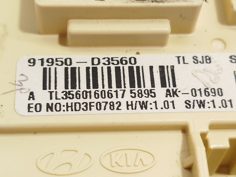 Recambio de caja reles / fusibles para hyundai tucson (tl, tle) 1.6 gdi referencia OEM IAM 91950D3560  