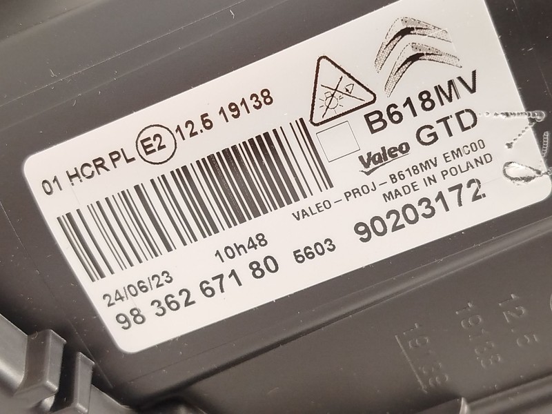 Recambio de faro izquierdo para citroën c3 1.6 blue-hdi fap referencia OEM IAM 9836267180  90203172