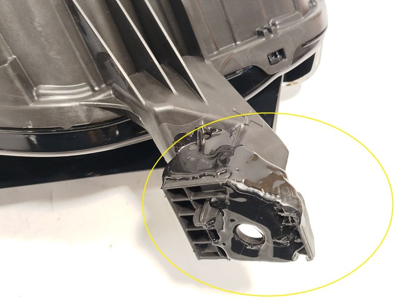 Recambio de faro izquierdo para citroën c4 iii 1.2 referencia OEM IAM 9830649480  73374697