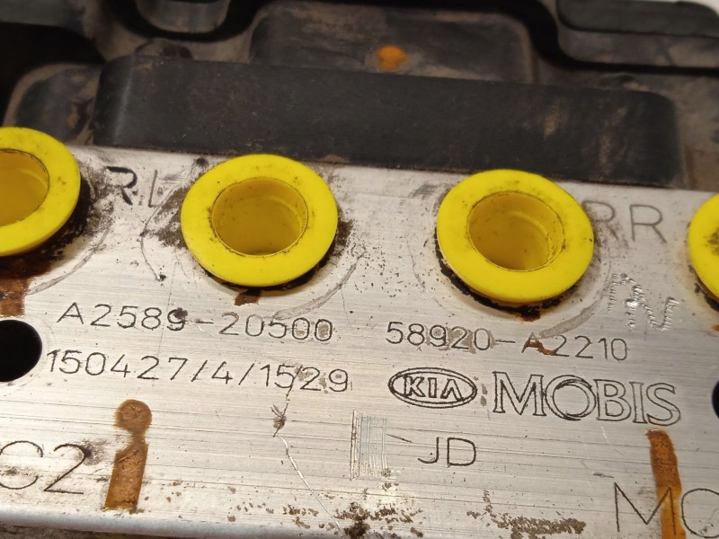 Recambio de abs para kia pro_cee´d ( ) drive referencia OEM IAM 58920A2210 6158945200 A258920500