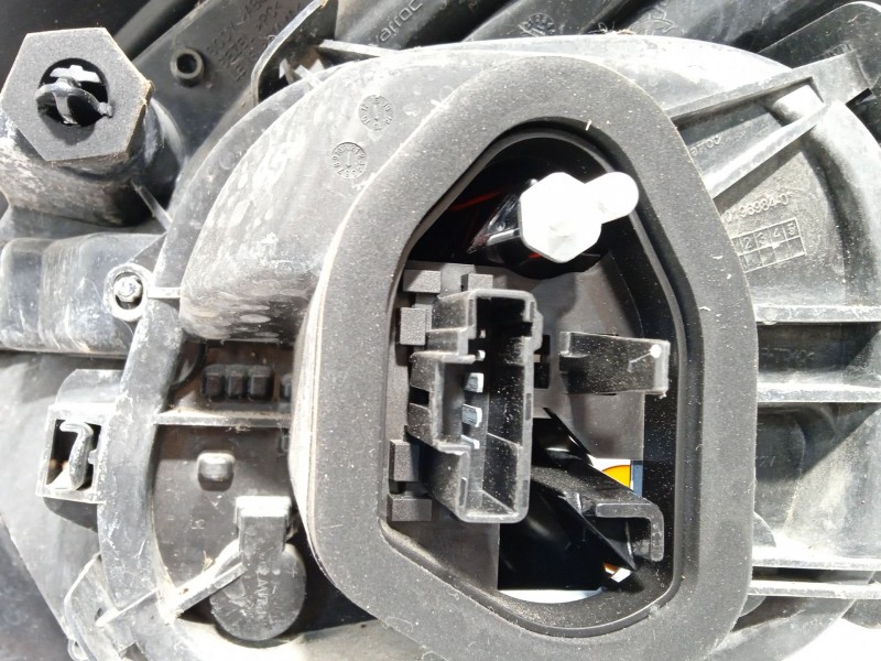 Recambio de piloto trasero izquierdo para peugeot 208 i (ca_, cc_) 1.0 referencia OEM IAM 9825601280 9810343080 