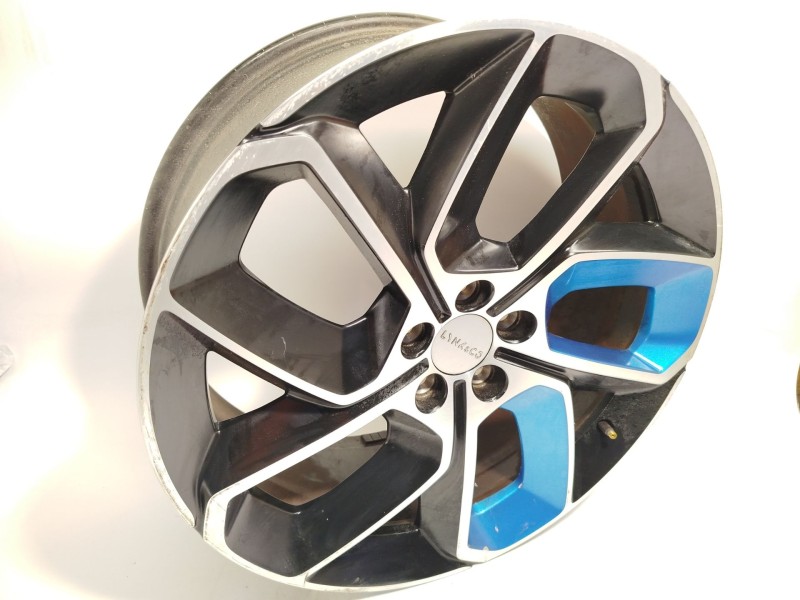 Recambio de llanta para lynk & co 01 phev referencia OEM IAM 8890173164 8889684976 8889658786
