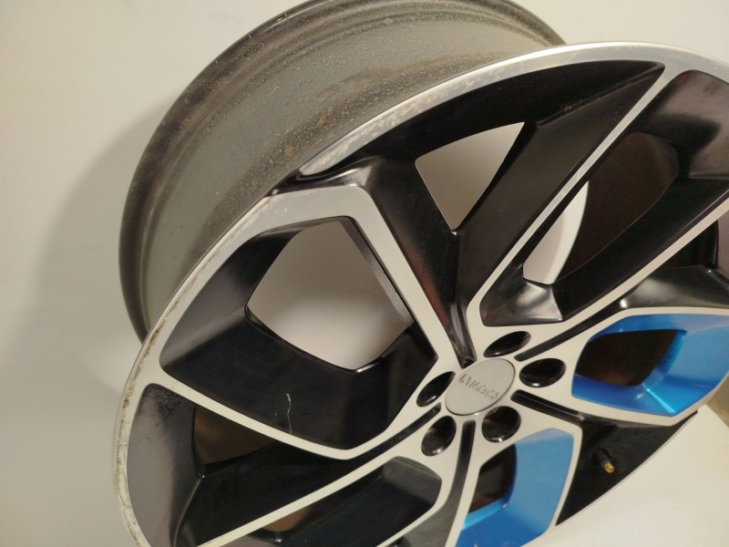 Recambio de llanta para lynk & co 01 phev referencia OEM IAM 8890173164 8889684976 8889658786