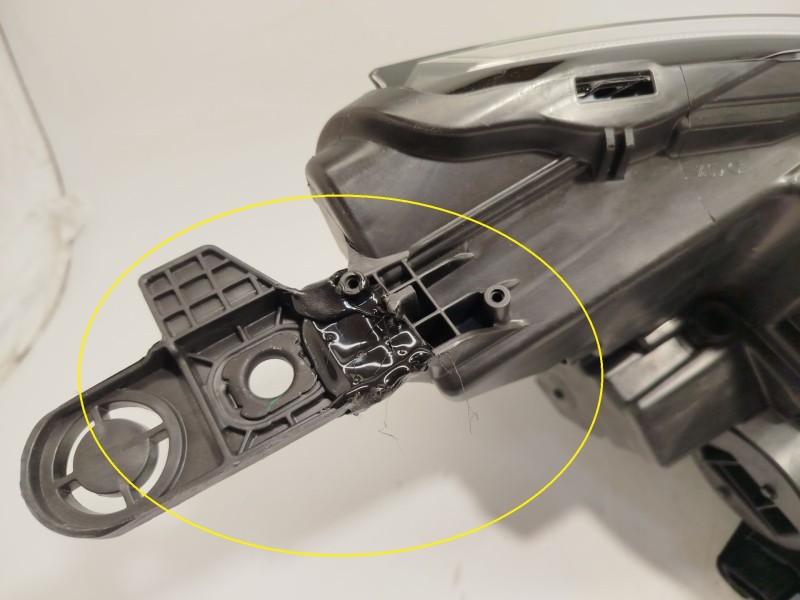 Recambio de faro izquierdo para citroën c4 iii 1.2 referencia OEM IAM 9830649480  73374697