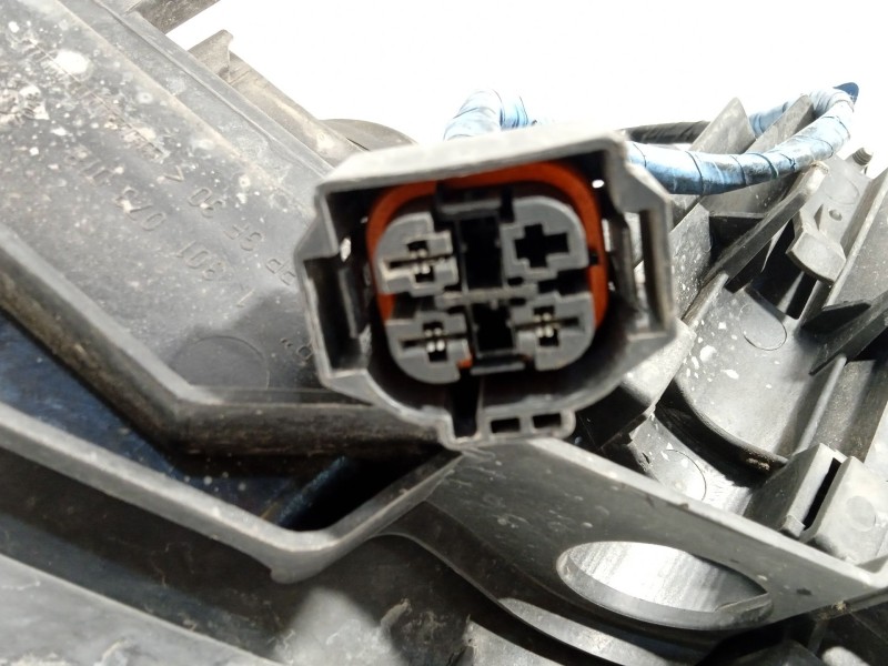 Recambio de faro derecho para bmw 3 (e46) 320 d referencia OEM IAM 301089206 6902746 63126902746