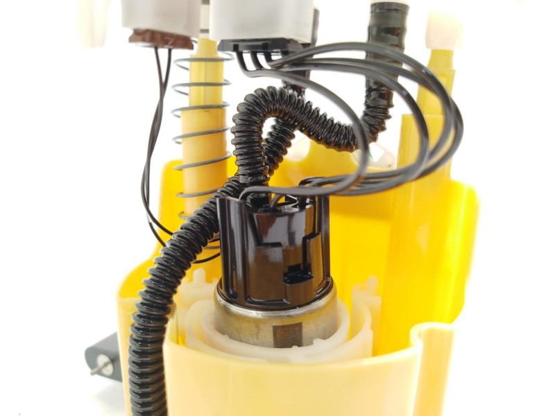 Recambio de bomba combustible para dacia sandero ii 1.5 blue dci 95 (b8jl) referencia OEM IAM 172026457R  