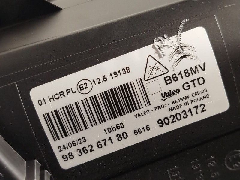 Recambio de faro izquierdo para citroën c3 1.6 blue-hdi fap referencia OEM IAM 9836267180  90203172