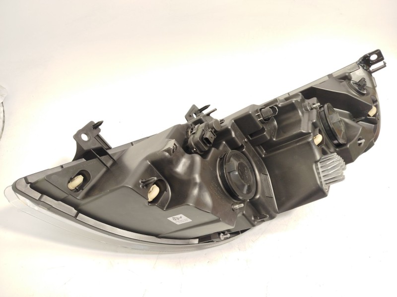 Recambio de faro derecho para opel movano b kasten/combi 2.3 cdti referencia OEM IAM 95529360 260107241R 