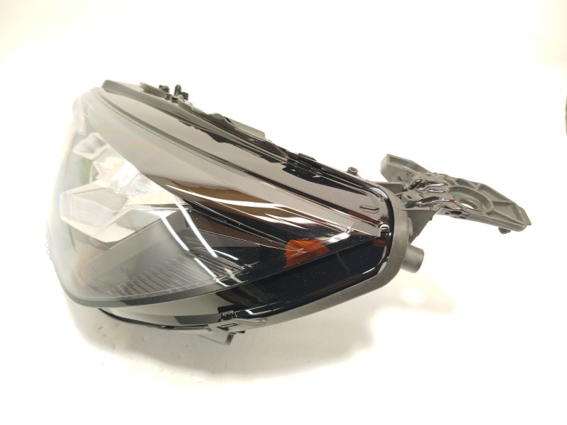 Recambio de faro izquierdo para peugeot 208 (p2) allure referencia OEM IAM 9833036380  90200113
