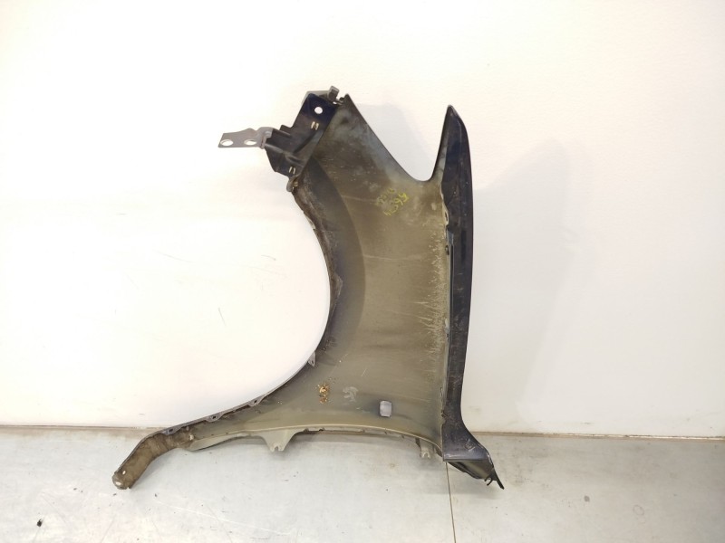 Recambio de aleta delantera derecha para hyundai santa fé ii (cm) 2.2 crdi referencia OEM IAM 663202B270  