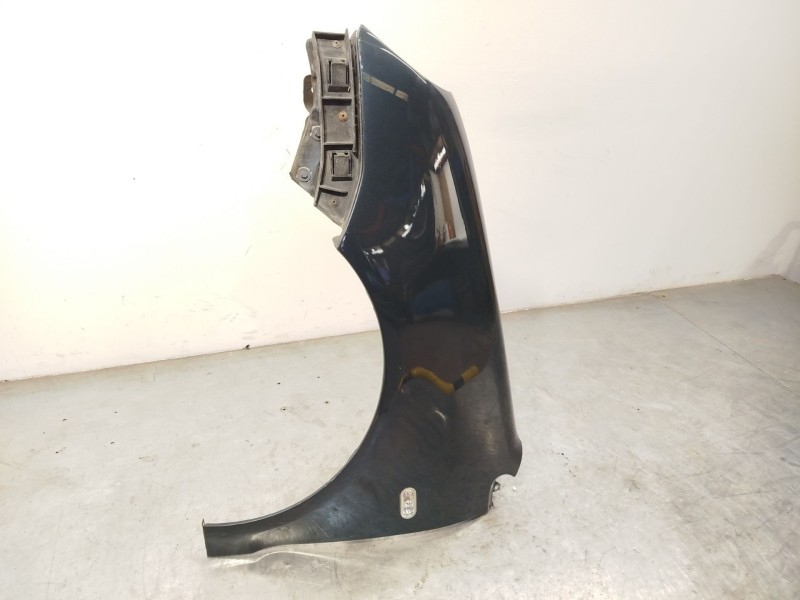 Recambio de aleta delantera izquierda para volkswagen polo iv (9n_, 9a_) 1.2 12v referencia OEM IAM 6Q0821105D  