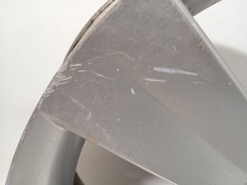 Recambio de llanta para chevrolet captiva (c100, c140) 2.0 d 4wd referencia OEM IAM 96941049  