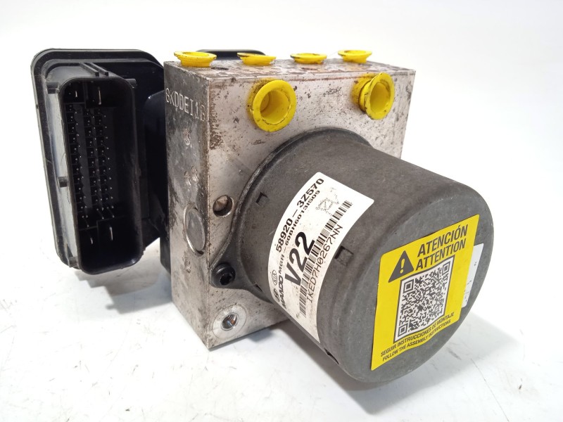 Recambio de abs para hyundai i40 style blue referencia OEM IAM 589203Z570 BE6003I507 BH6013I509