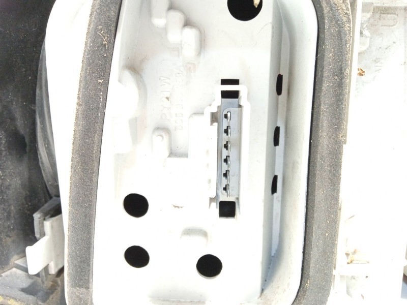 Recambio de piloto trasero derecho para volkswagen polo iv (9n_, 9a_) 1.2 12v referencia OEM IAM 6Q6945096G  