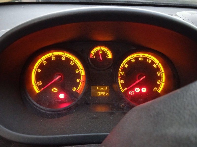 opel corsa d (s07) del año 2013