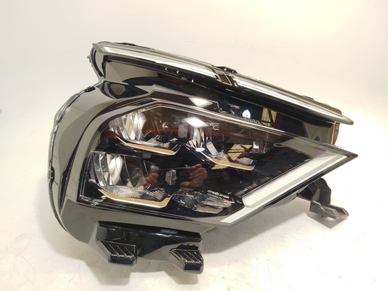 Recambio de faro derecho para citroën c4 iii 1.2 referencia OEM IAM 9830649280  73374698